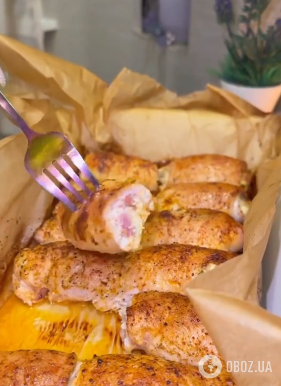 Сочные куриные рулетики в духовке для сытного обеда: из чего сделать начинку