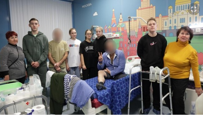 "Чулки для культи" и хвостики для мин вместо уроков: как в России из детей куют патриотов