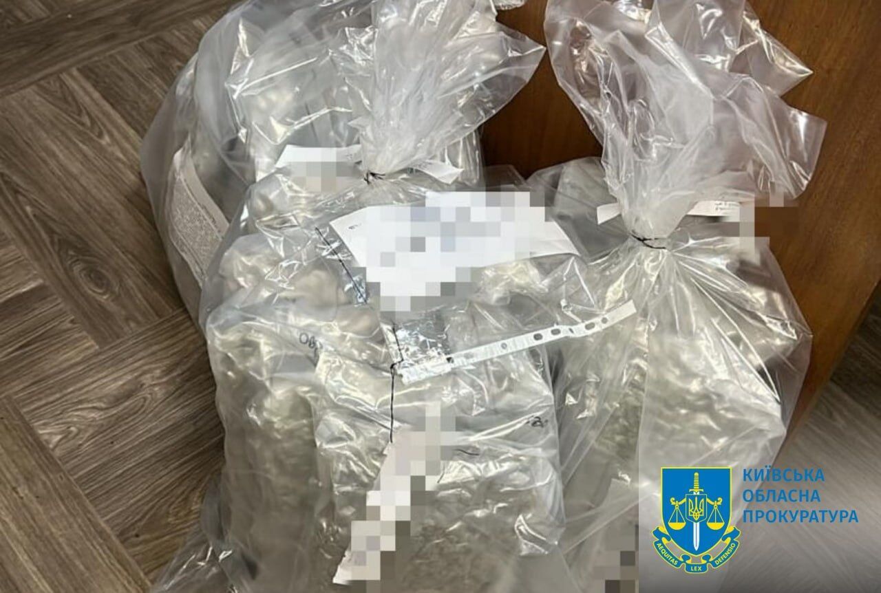 Вилучили "товару" на 4 млн грн: правоохоронці викрили канал постачання наркотиків в Україну під виглядом іграшок. Фото