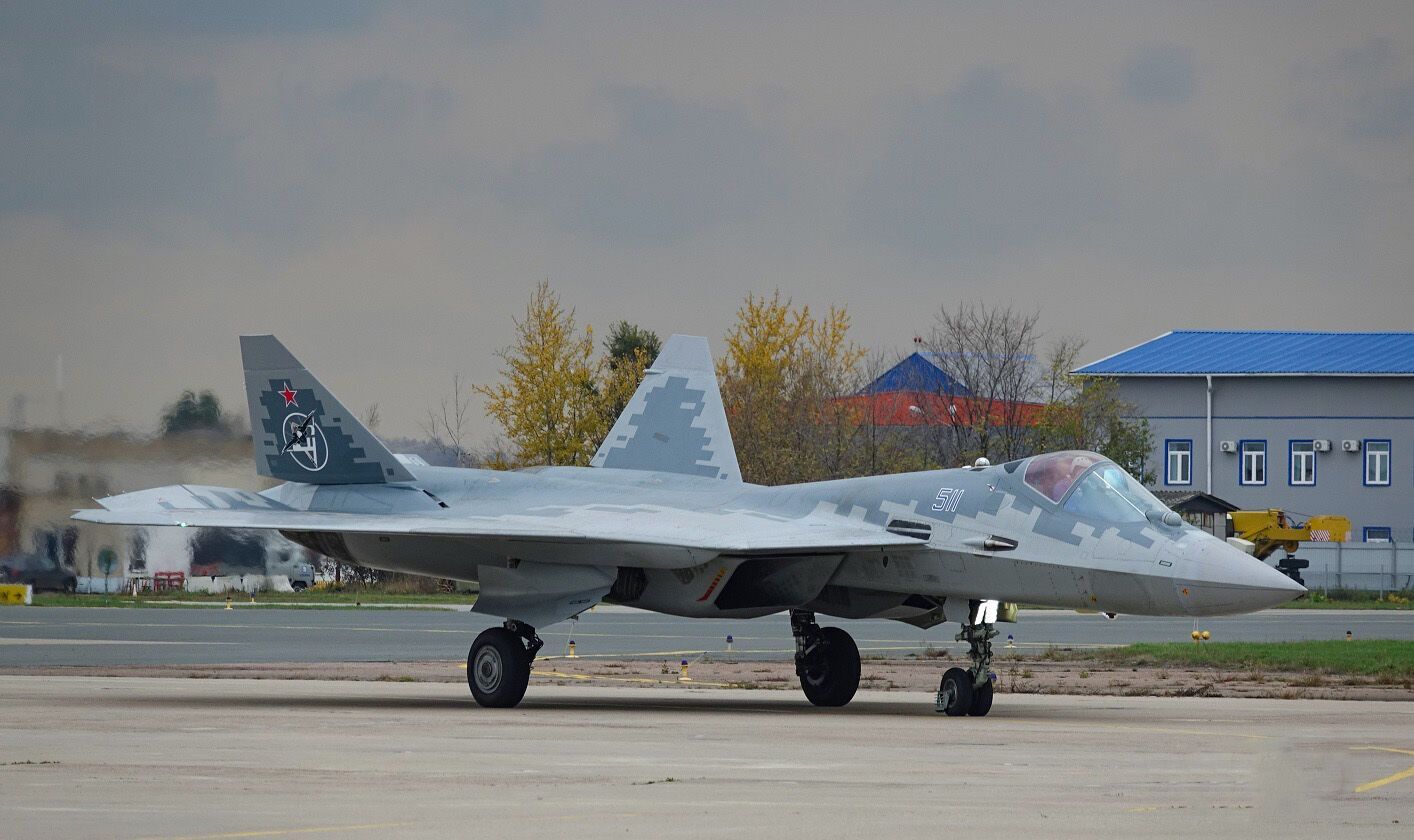 Винищувач недоп'ятого покоління: чим відомий Су-57, який Росія дуже обмежено використовує у війні проти України. Відео
