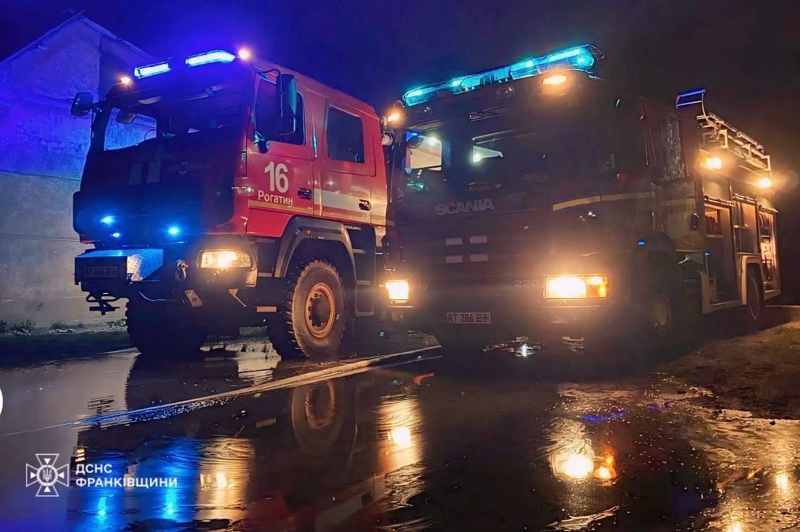 Ціллю окупантів на Івано-Франківщині став об’єкт критичної інфраструктури: сталася пожежа. Фото