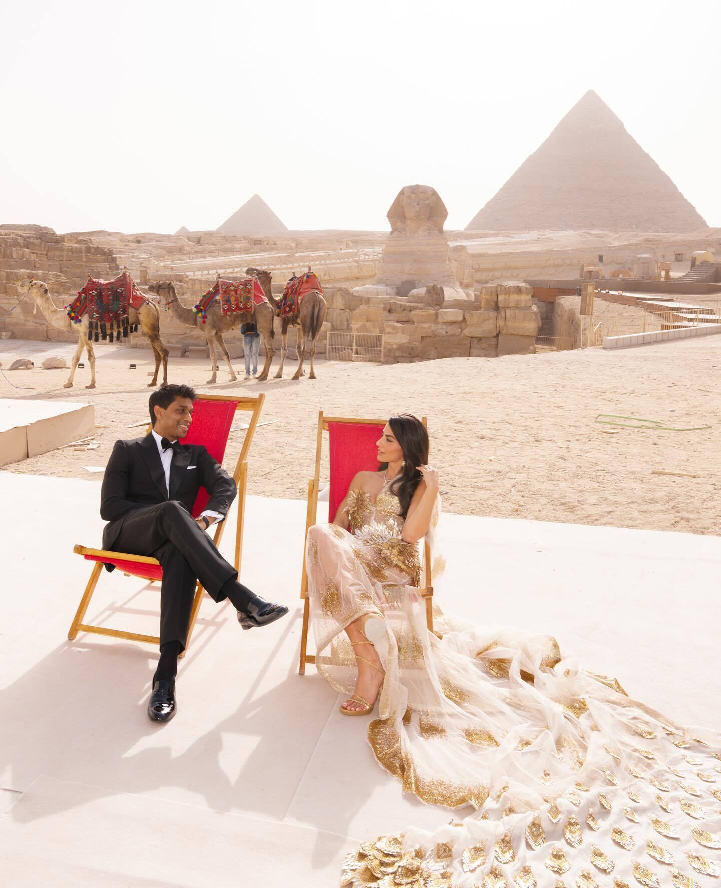 А могло быть в космосе. Американский миллиардер отпраздновал пышную свадьбу в Египте у подножия пирамид