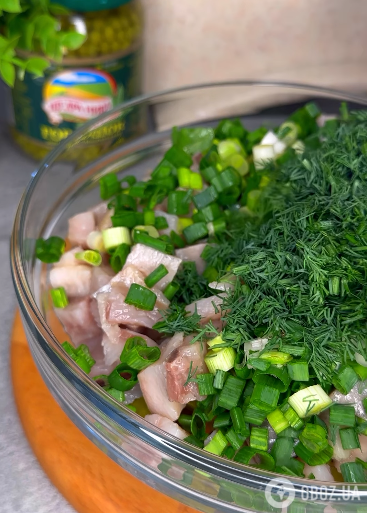 Салат с картофелем, селедкой и солеными огурцами: идеальное сочетание продуктов