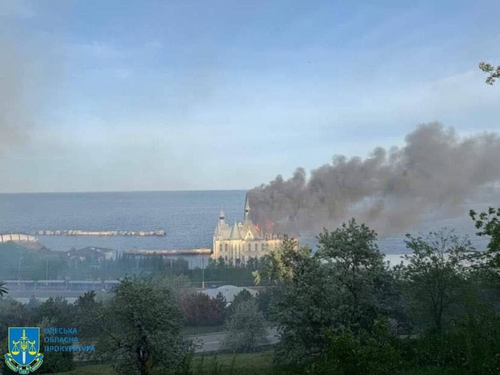 В Одессе разгорелся серьезный пожар