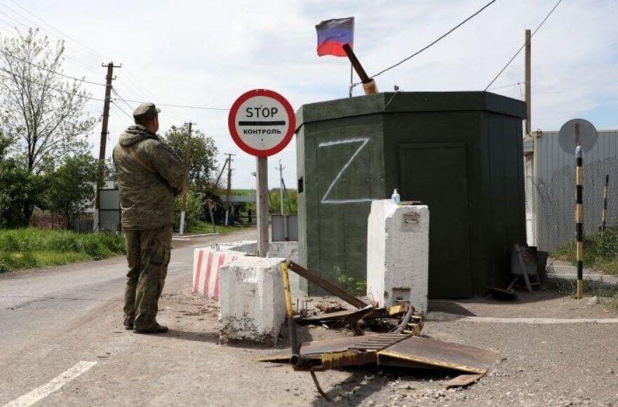 "ФСБшники сказали: скоро будет фейерверк": российские захватчики ввели "готовность №1" на оккупированой части Украины