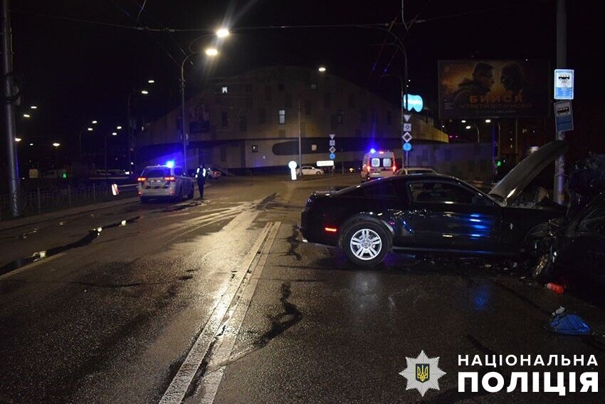 Пьяным устроил ДТП на столичной Оболони, среди пострадавших – ребенок: прокуратура сообщила о подозрении водителю Ford Mustang. Фото