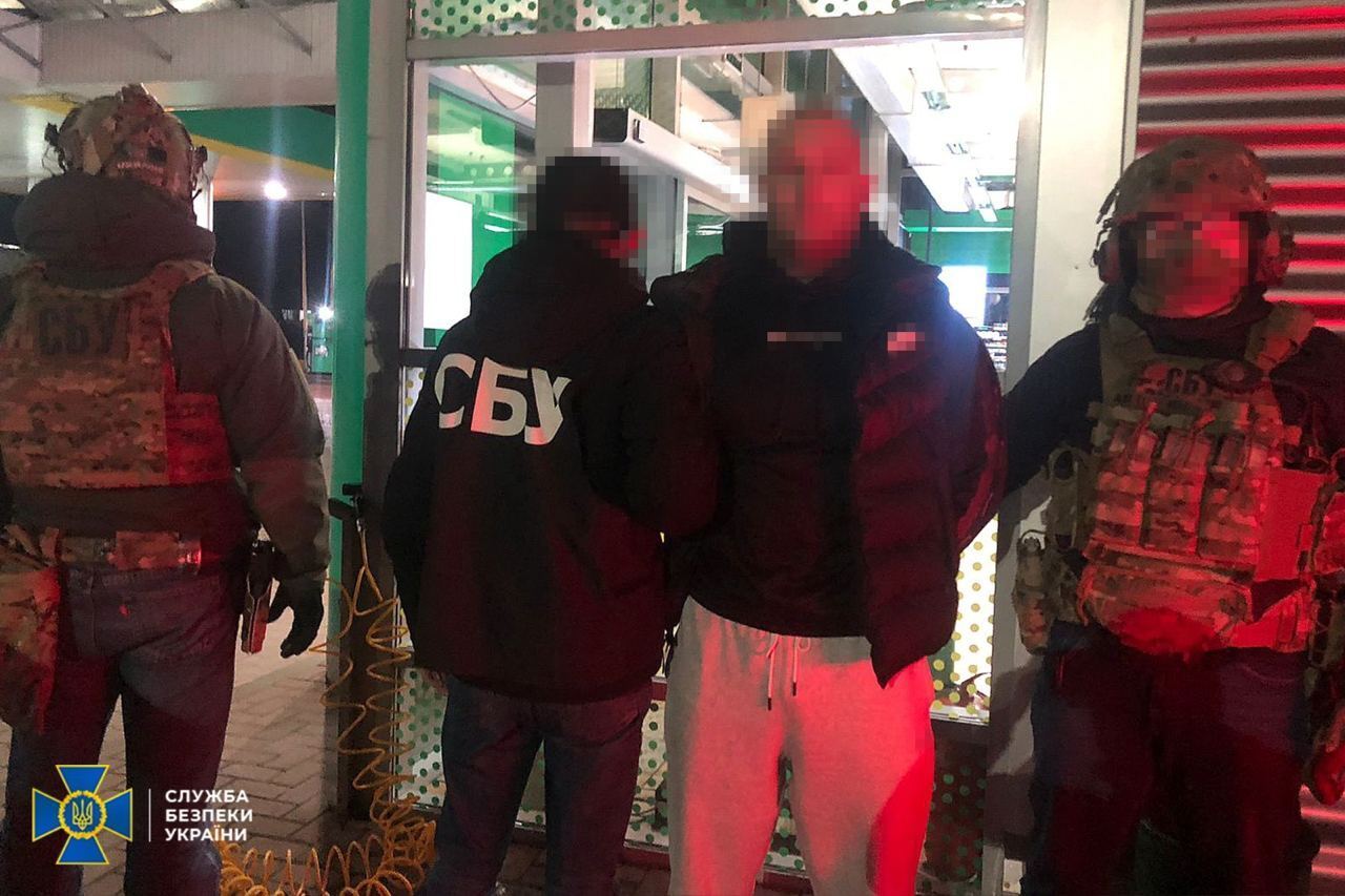 Затримано організатора й учасників: СБУ і Нацполіція знешкодили на Прикарпатті наркосиндикат, який збував психотропів на 10 млн на місяць
