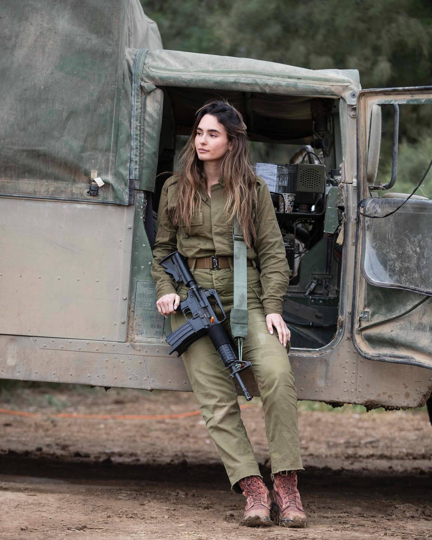 От "Мисс Израиль" до службы в ЦАХАЛе. Как выглядит сегодня 25-летняя Ноа Когба и почему ей угрожают в сети