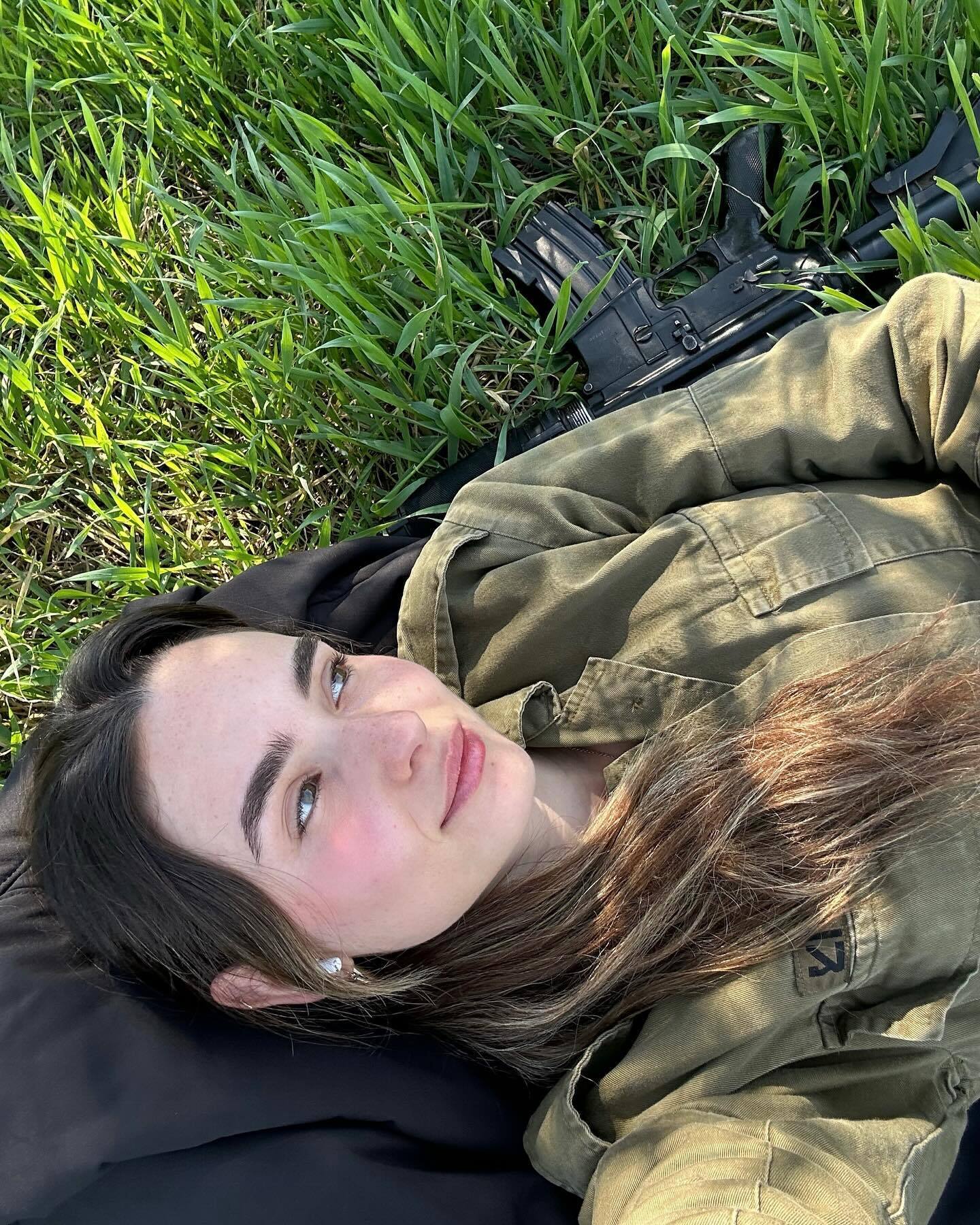 Від "Міс Ізраїль" до служби в ЦАХАЛ. Який вигляд сьогодні має 25-річна Ноа Когба та чому їй погрожують у мережі
