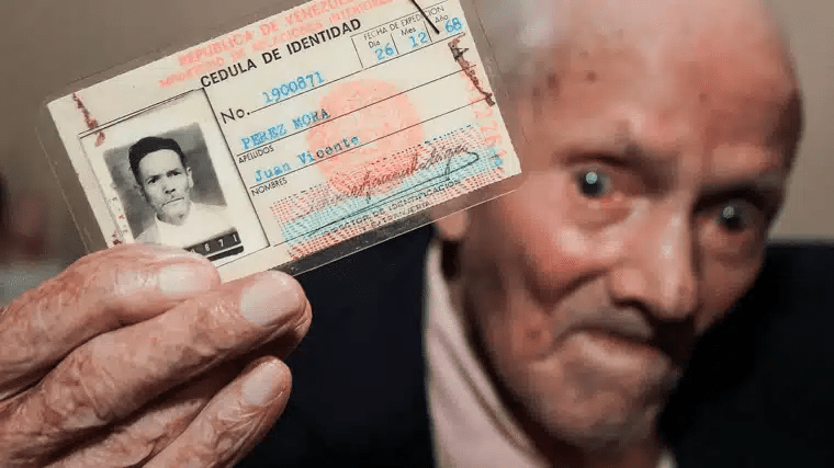 Помер найстаріший чоловік у світі: він прожив майже 115 років і перед смертю розкрив секрет довголіття