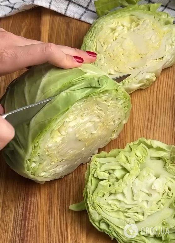 Що приготувати з молодої капусти, крім салату: знадобляться фарш та сир