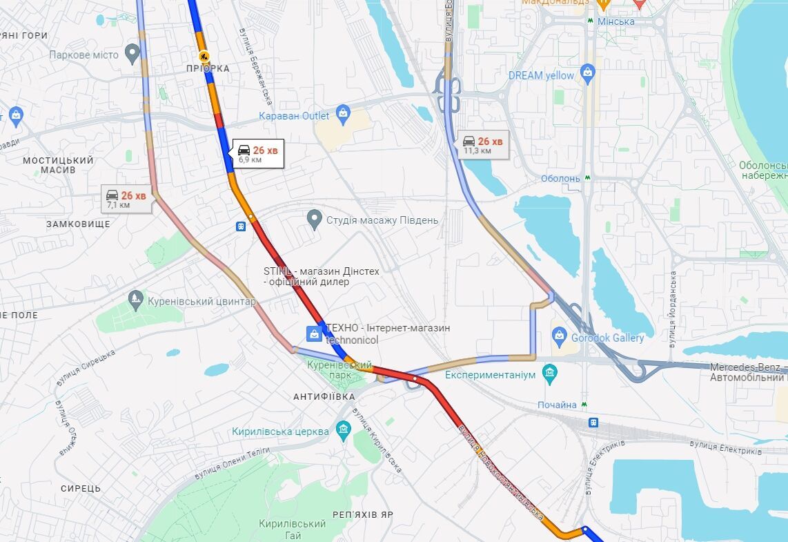 В Киеве из-за ДТП образовались многочисленные пробки: где затруднено движение авто. Карта