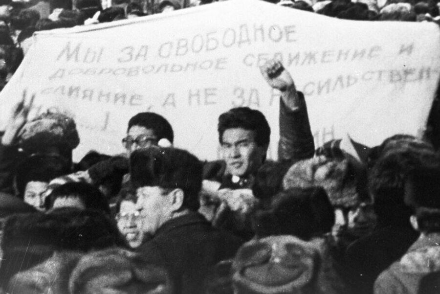 Депортации, запреты и погромы: какой на самом деле была "дружба народов" в СССР