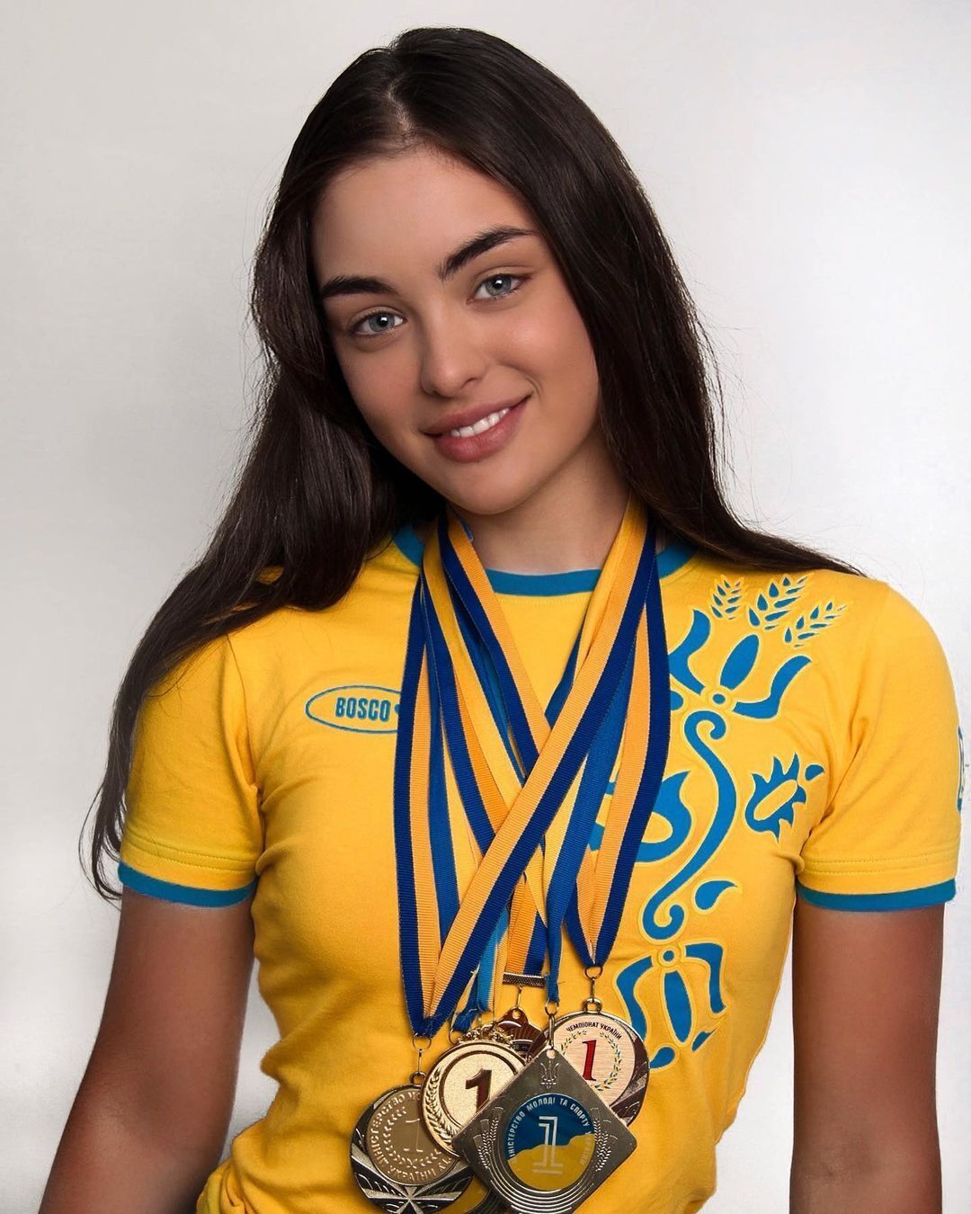 "Полечу в Дубай, а вы будете прятаться в подвалах": чемпионка Украины оскорбила днепрян и получила ответку