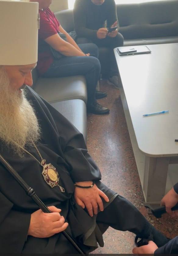 Суд снял электронный браслет с митрополита УПЦ МП Павла: в чем его подозревают
