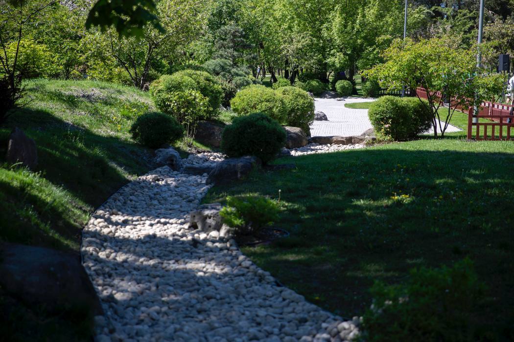 Кличко вместе с послом Японии открыли обновленный сад камней: где увидеть красоту. Фото