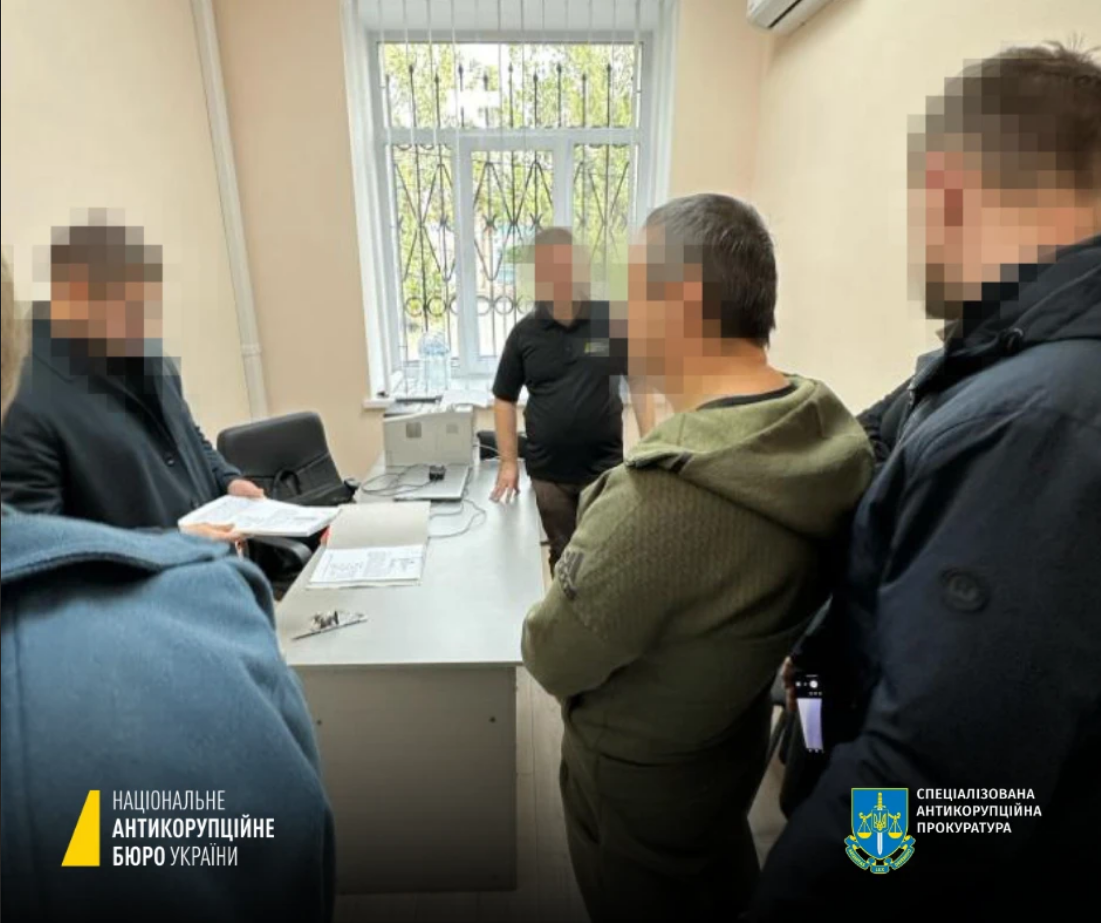 Украинские правоохранители разоблачили коррупционную схему на 16,4 млн грн по закупке уличных фонарей