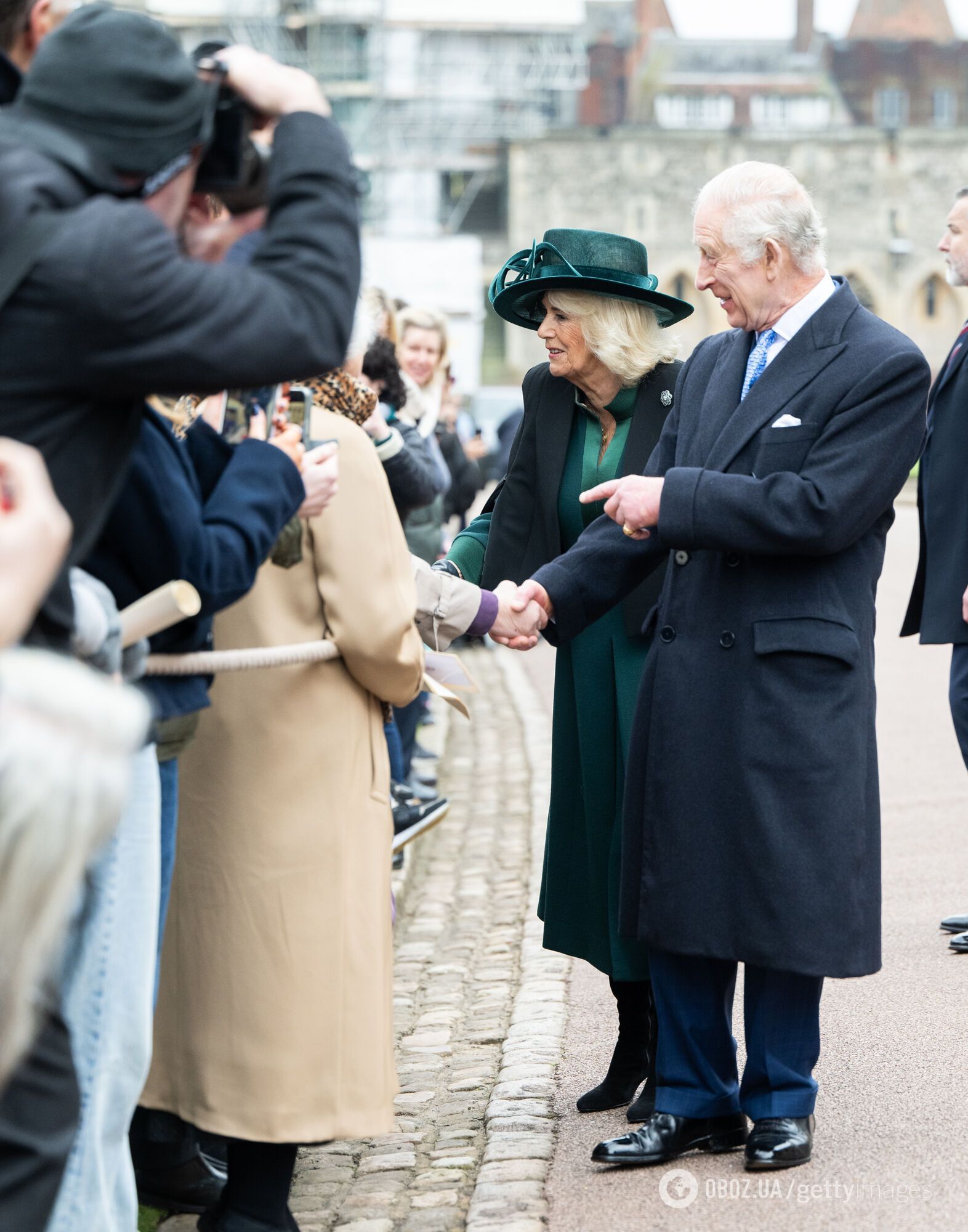 Показал, кто в доме хозяин: Чарльз III в разговоре с подданными намекнул, чьи "инструкции" помогают ему бороться с раком