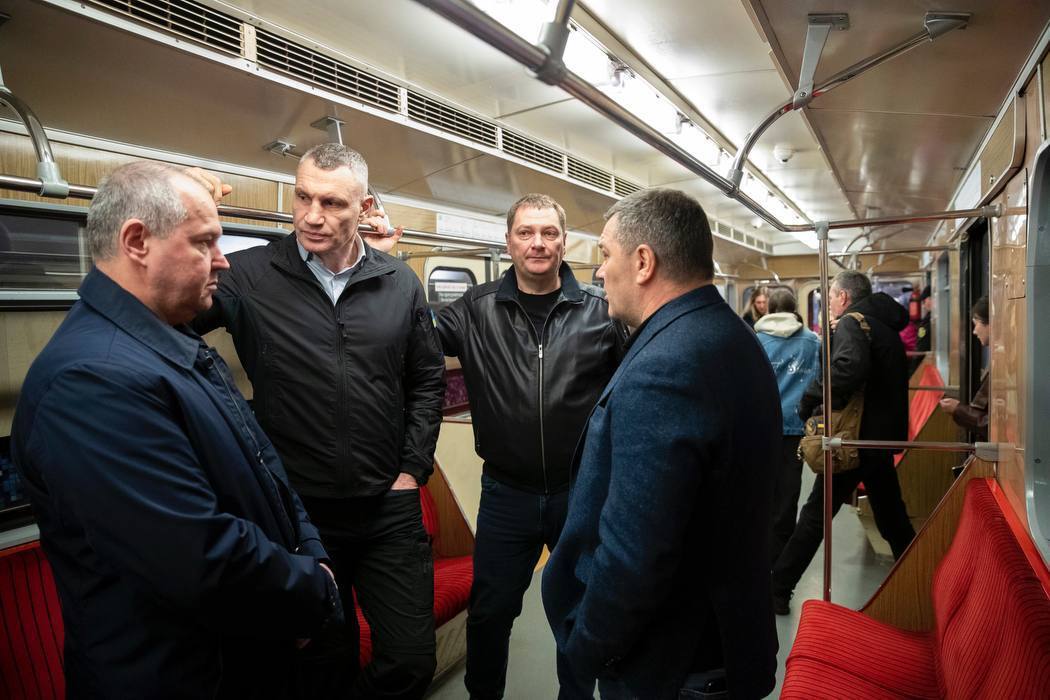 Кличко показав другий потяг із польських вагонів, які отримав Київський метрополітен. Фото