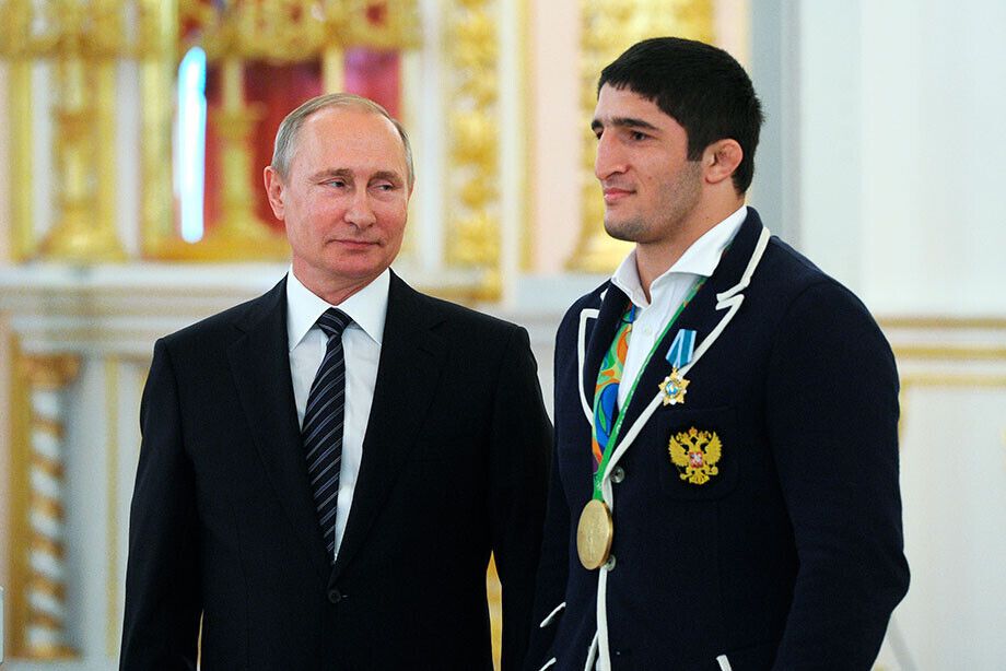 МОК відсторонив чемпіона ОІ з РФ від кваліфікації до Олімпіади-2024, довівши росіян до істерики