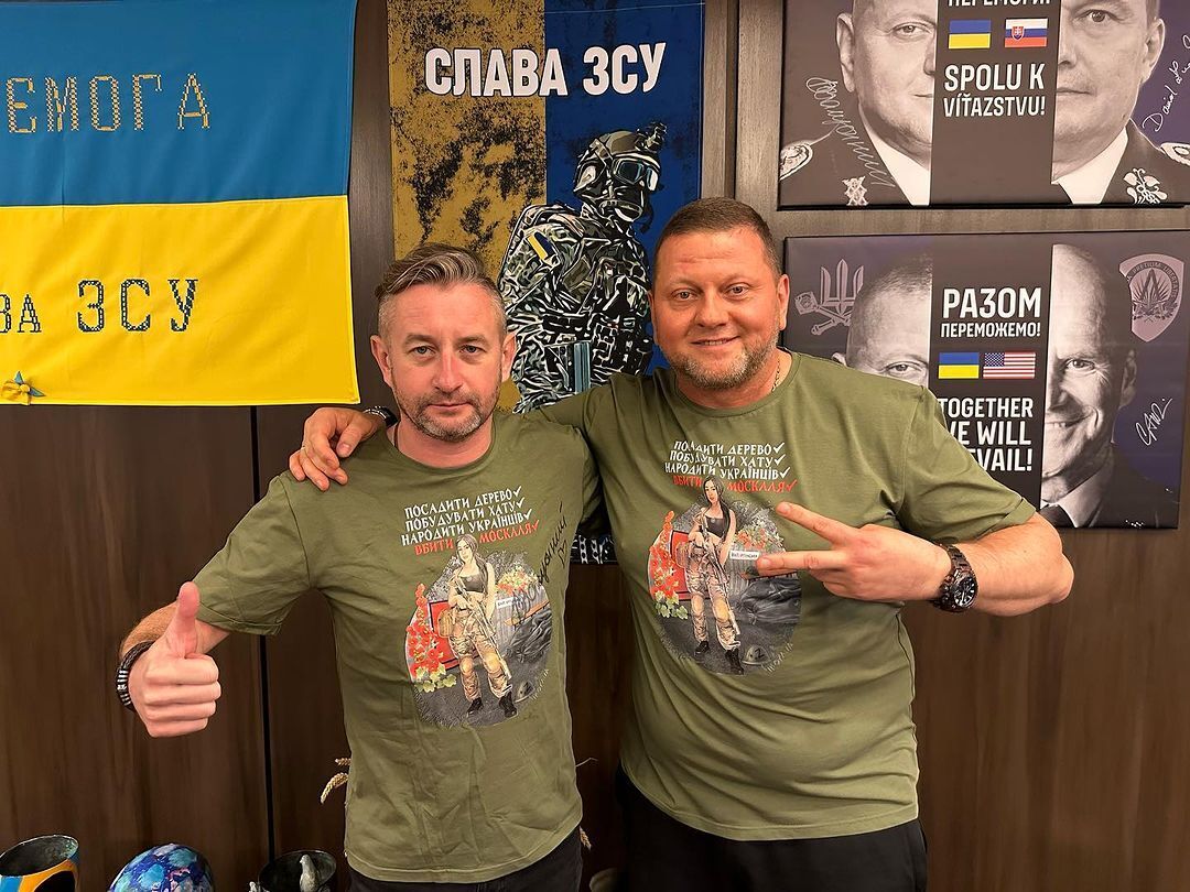 Сергей Жадан вступил в Национальную гвардию Украины и показал первое фото в военной форме