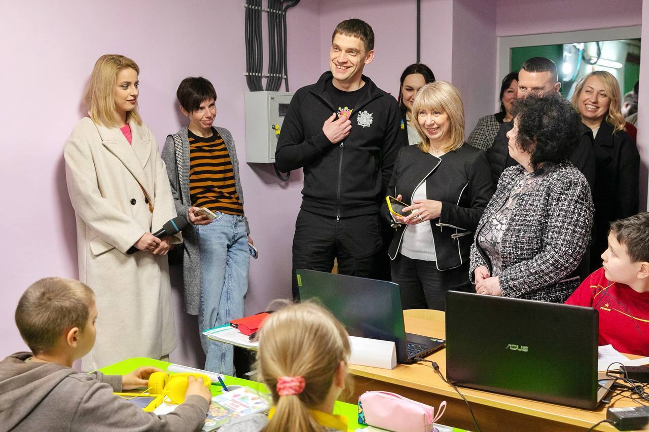 Дети довольны, родители спокойны: как прошла первая неделя обучения в школах Запорожья после радикального решения власти