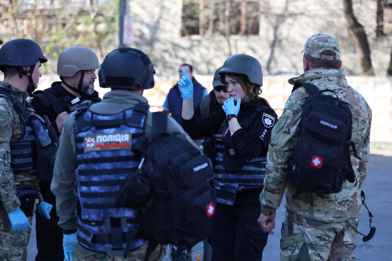 Россияне атаковали жилой район Запорожья: погибли четверо гражданских, есть раненые. Фото