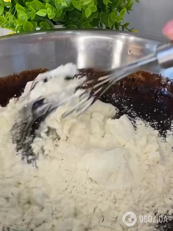 Ідеальний торт ''Спартак'' з тонкими коржами та ніжним кремом: як правильно готувати тісто