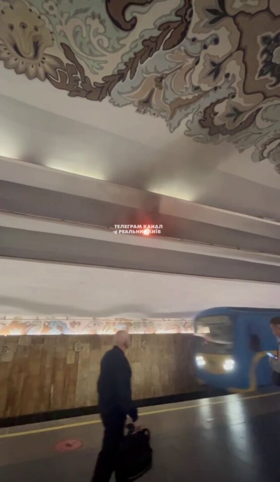 У Києві сталось загоряння на станції метро 