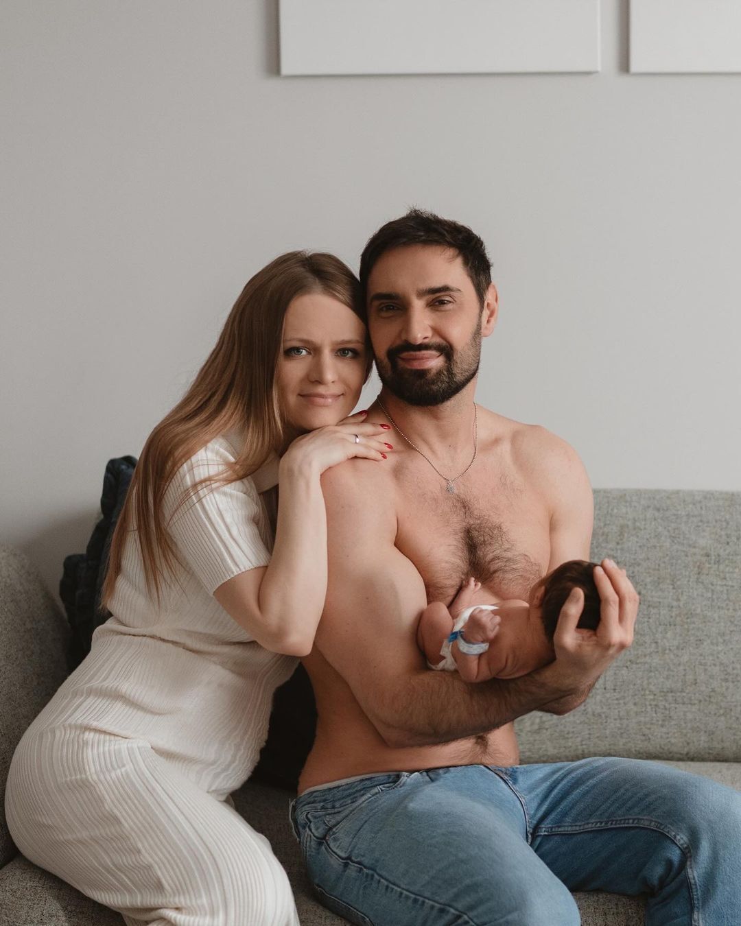 Жена Виталия Козловского показала трогательное фото с малышом и рассказала о родах
