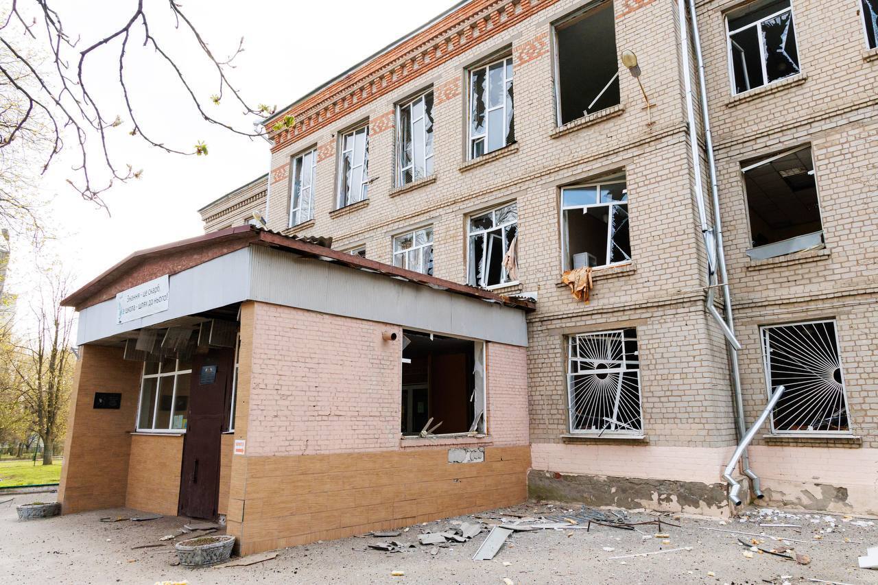  Росіяни обстріляли житловий район Харкова КАБами: є загиблий та поранені. Фото