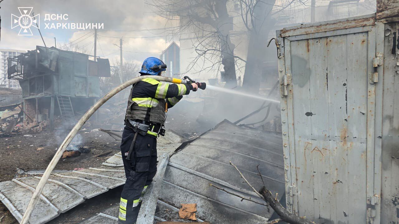 Оккупанты ударили по центру Харькова, где в то время отдыхали много горожан: есть пострадавшие. Фото
