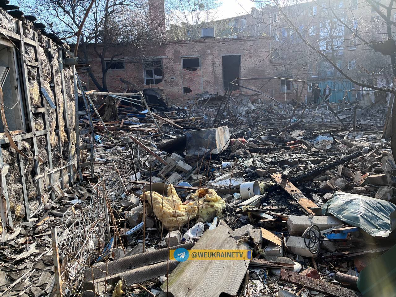 Окупанти вдарили по Харкову дронами, пошкоджено будинок: є постраждалі