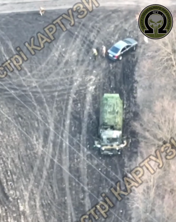 Рассчитали точно: спецназовцы Нацгвардии нанесли удар по автомобилю с офицерами РФ. Видео