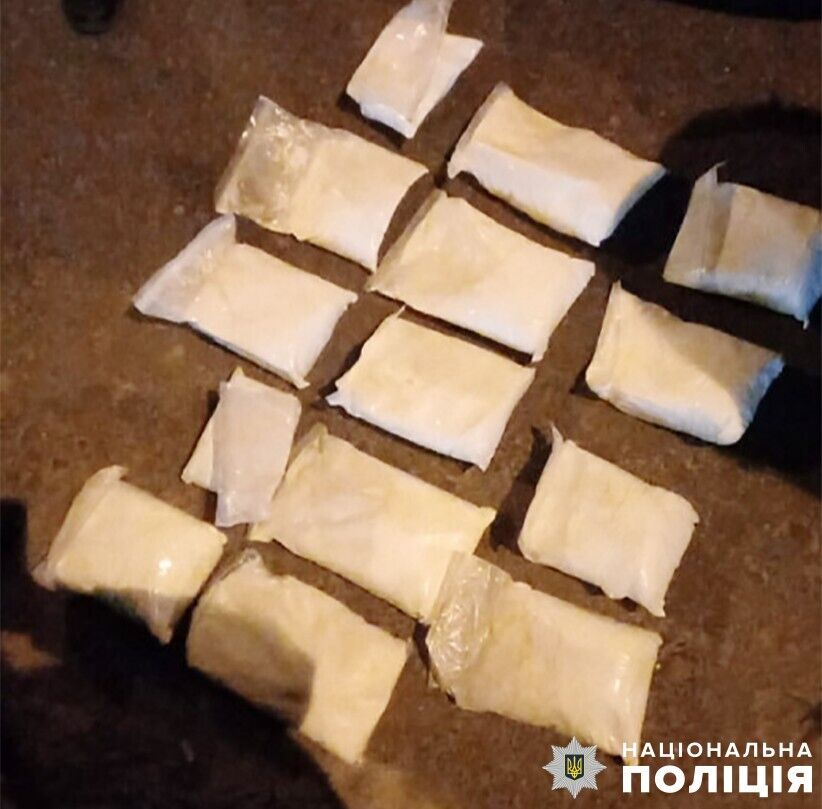 Перевозили 15 кг психотропов: в Киеве во время комендантского часа задержали двух мужчин. Фото и видео