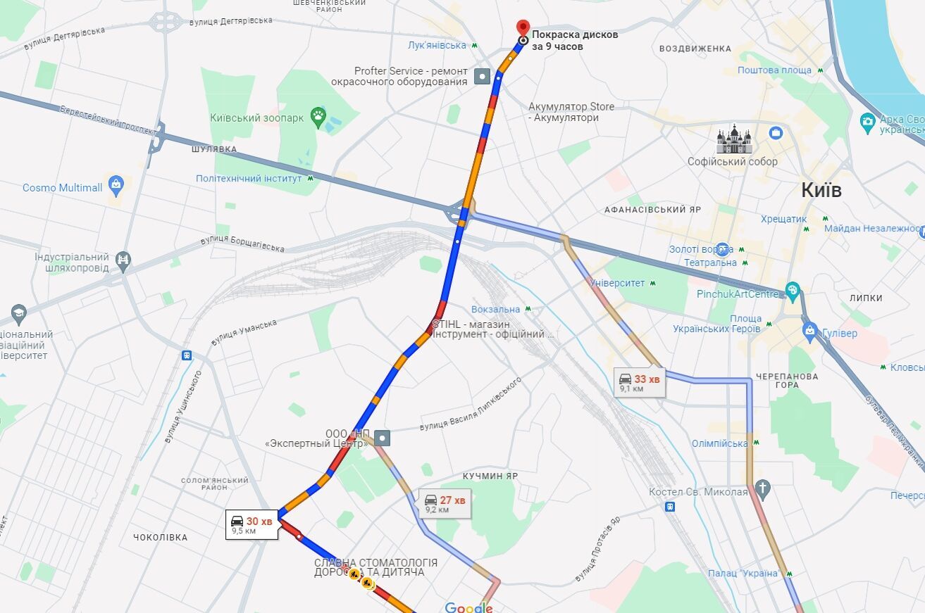 У Києві затори ускладнили рух на дорогах: де "тягнуться" машини. Карта
