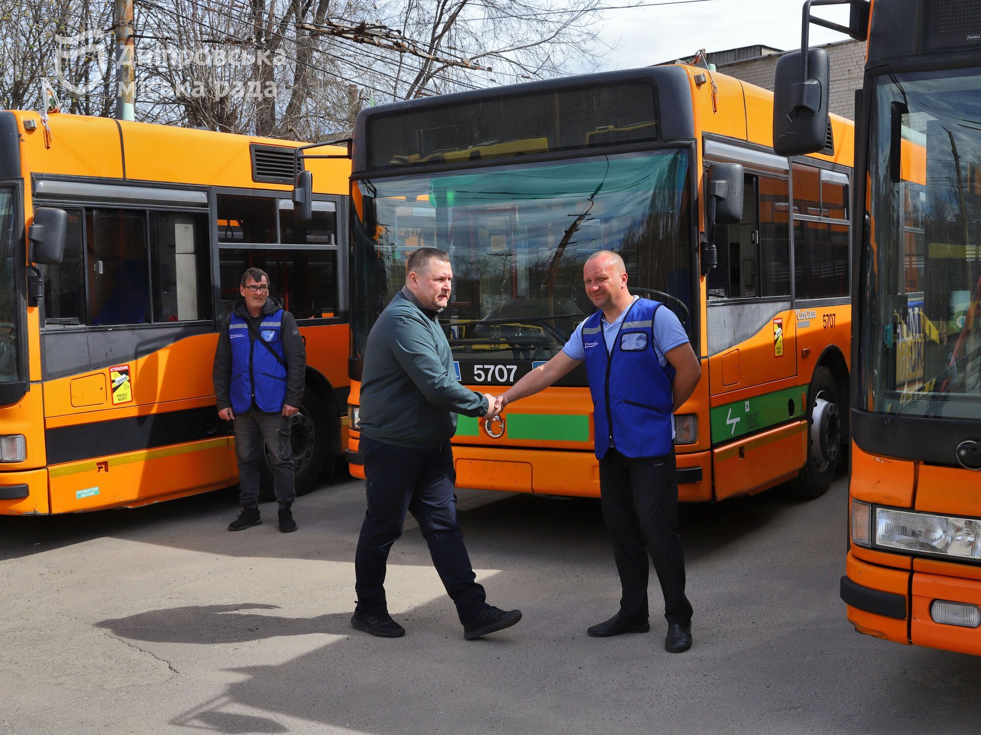 Днепр получил партию автобусов из Милана