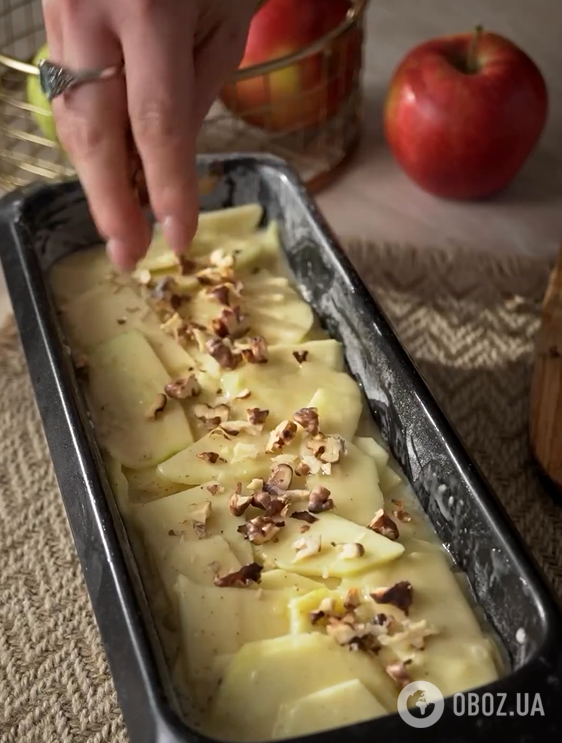 Влажный яблочный пирог вместо шарлотки: готовится элементарно