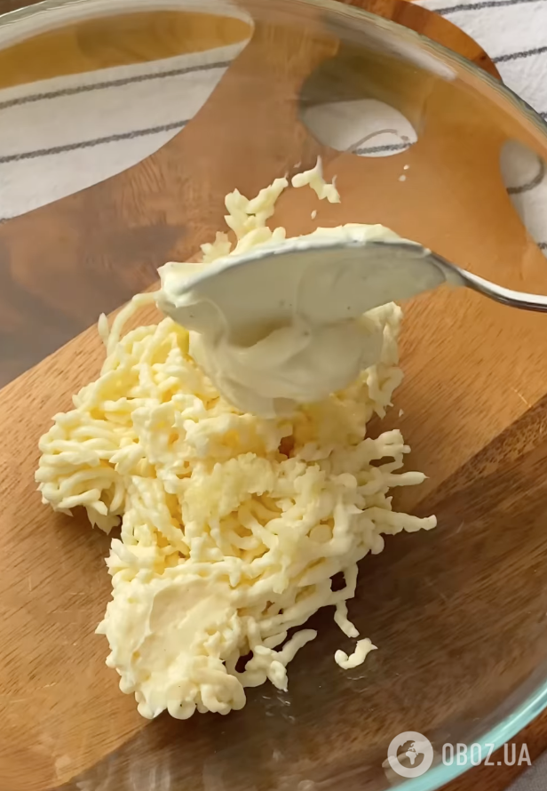 Плавленый сыр с чесноком