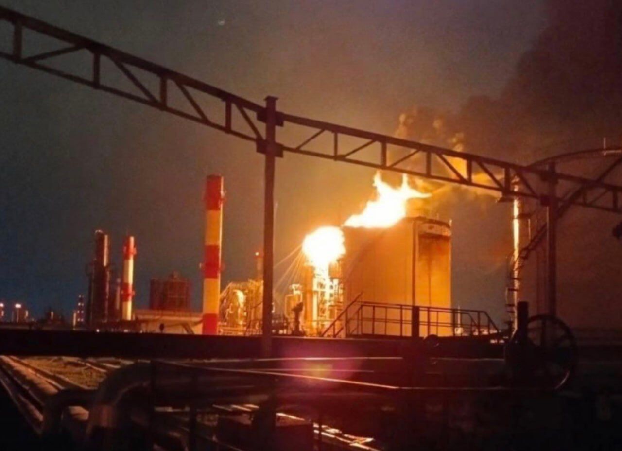 Атака на Рязанський НПЗ була операцією ГУР, горіла установка переробки нафти. Фото, відео і всі подробиці