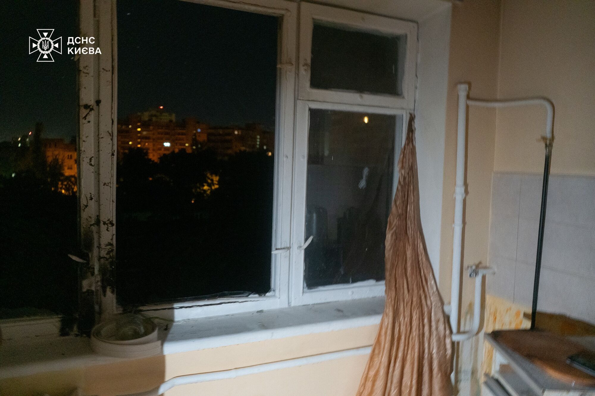 У Києві в квартирі багатоповерхівки стався вибух. Фото та подробиці