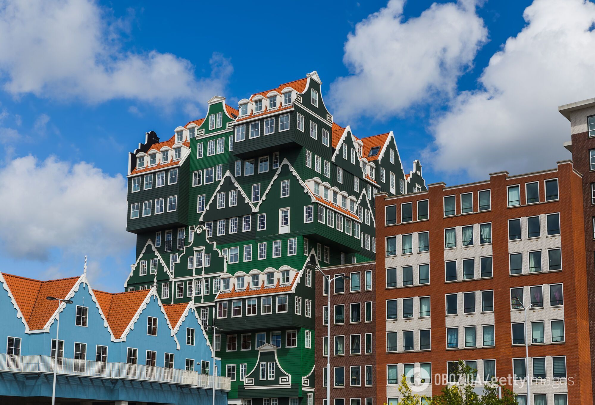 Схоже на конструктор Lego. Який вигляд має незвичайне місто в Європі, яке називають дешевою альтернативою Амстердаму