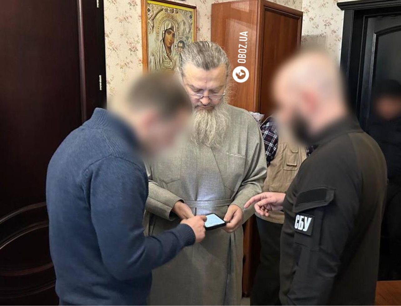 СБУ провела обыски у митрополита УПЦ МП, который говорил, что украинцы "заслужили" бомбардировку: объявлено подозрение. Фото