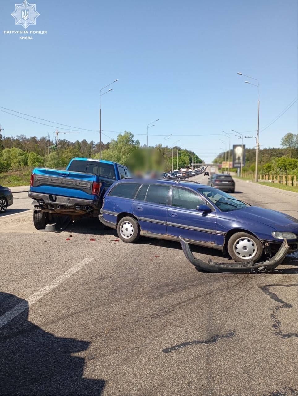 В Киеве на Берестейском проспекте произошло ДТП, образовалась большая пробка. Подробности и видео