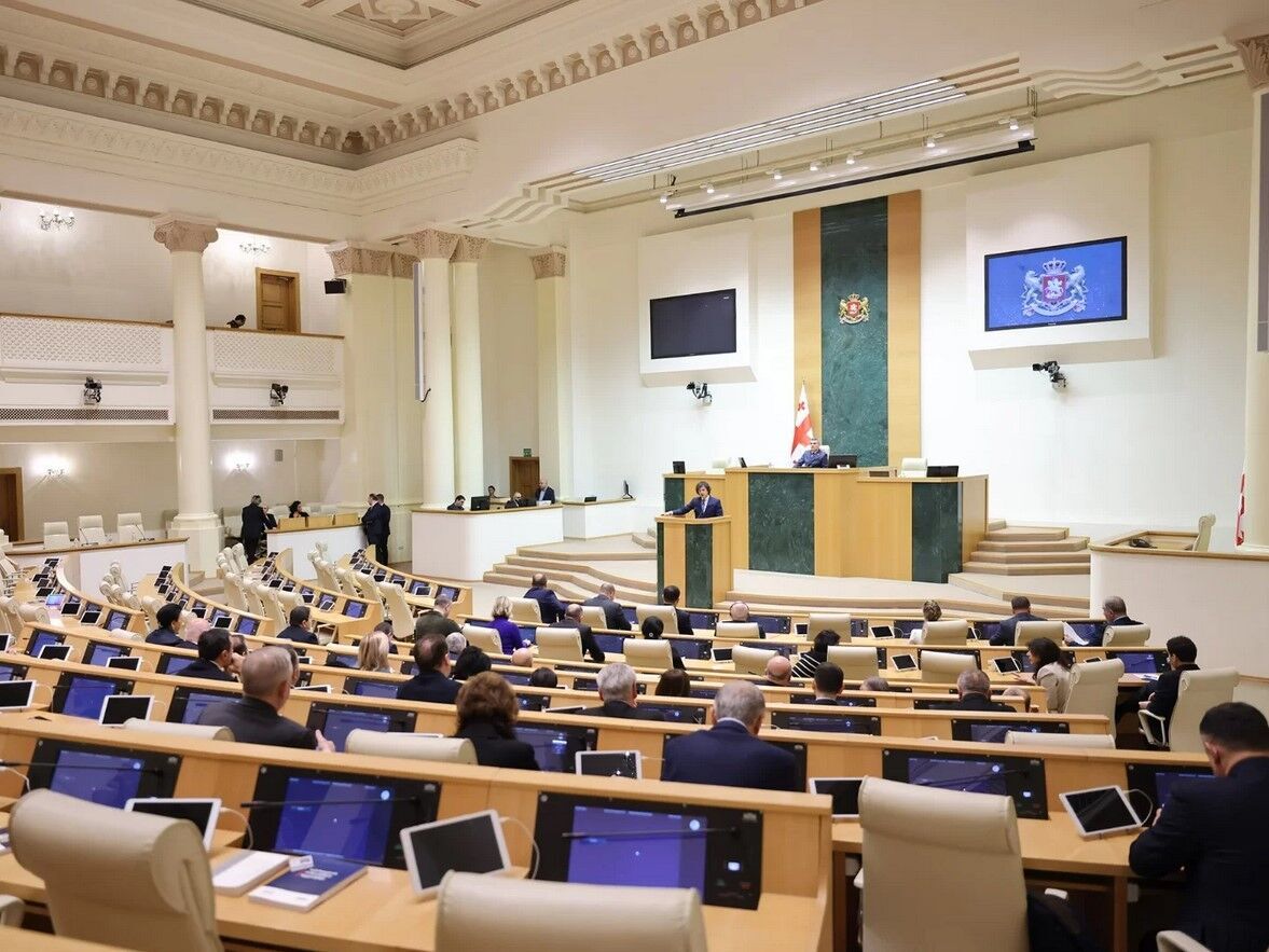 Парламент Грузії ухвалив закон про "іноагентів" у другому читанні: у Тбілісі триває акція протесту. Відео