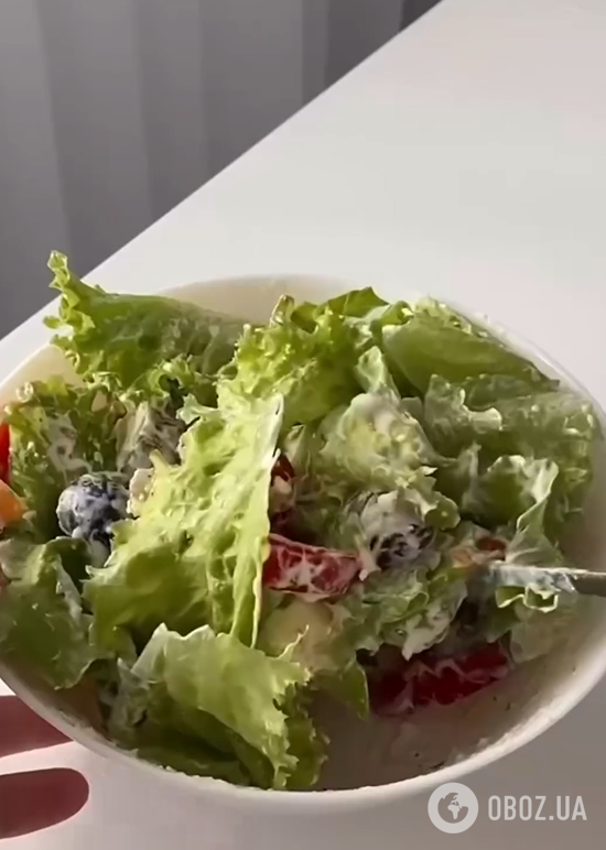 Який смачний салат приготувати з куркою: ідеально підходить для обіду