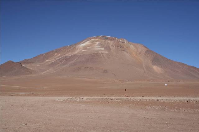 В Чили официально открыли самую высокую обсерваторию мира: как она выглядит и чем особенный телескоп, который там размещен