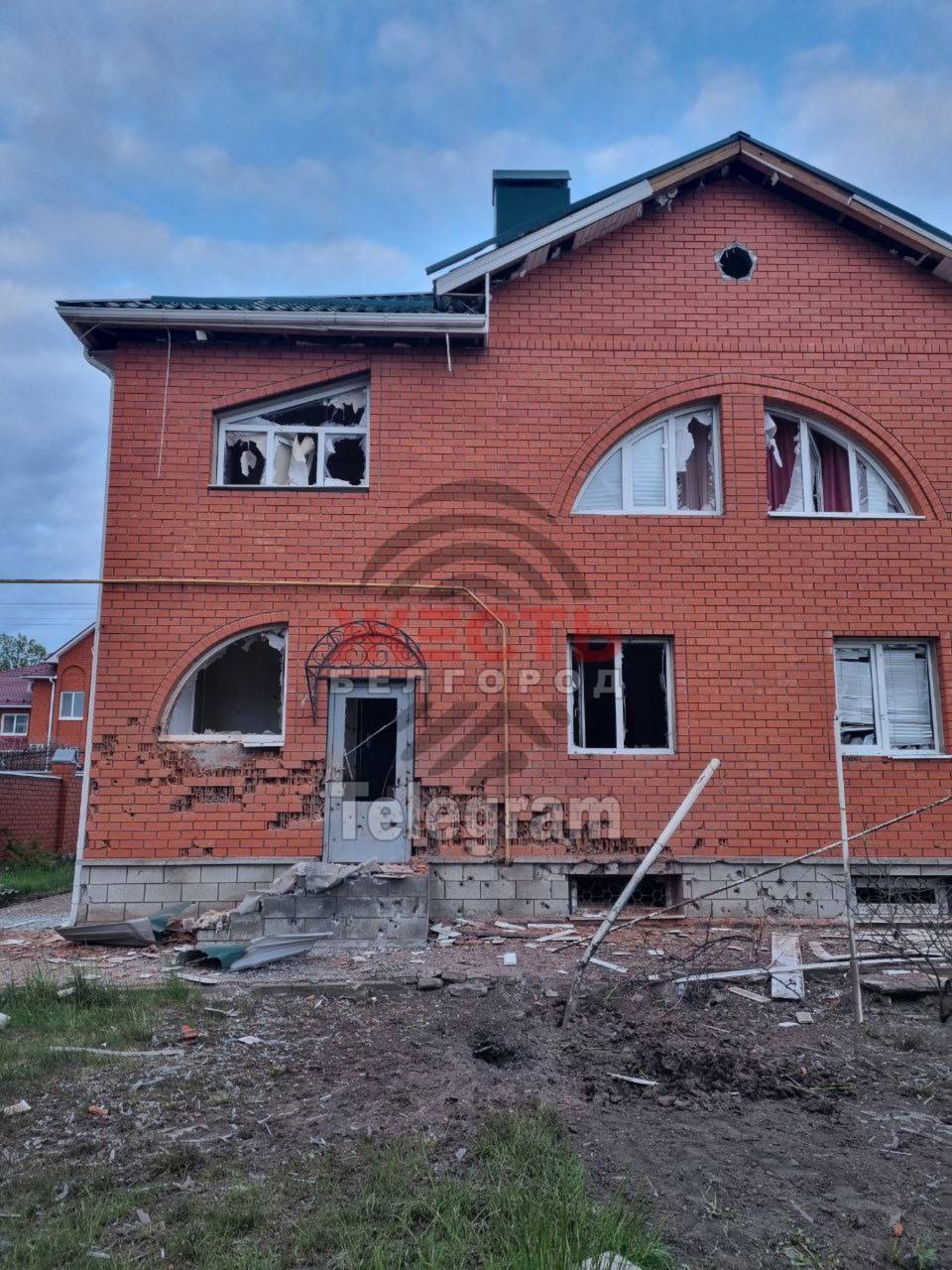 У Бєлгород знову завітала "бавовна": фото наслідків та деталі