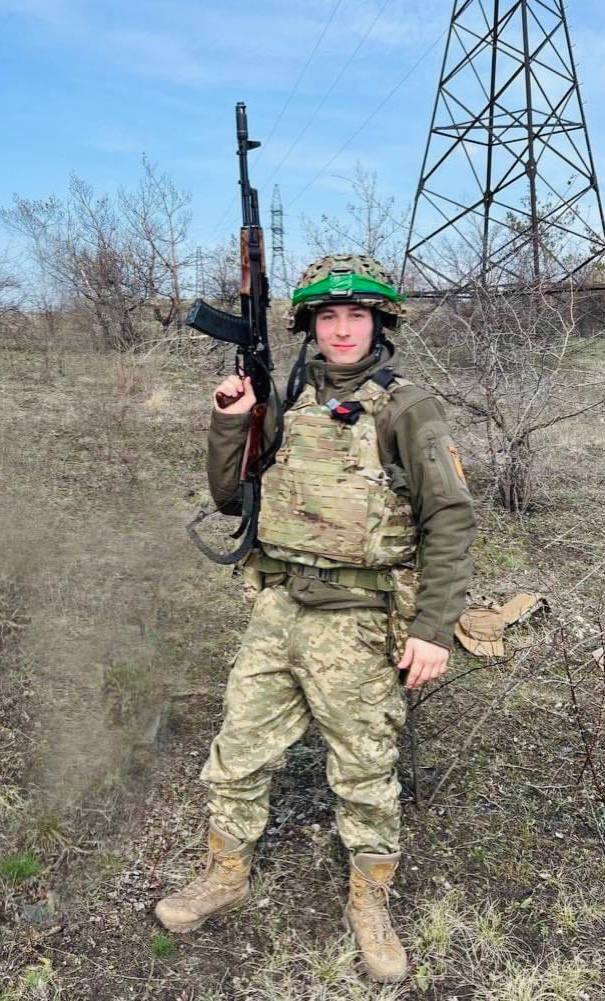 Йому назавжди буде 21: на фронті загинув військовий з Київщини Іван Романок. Фото
