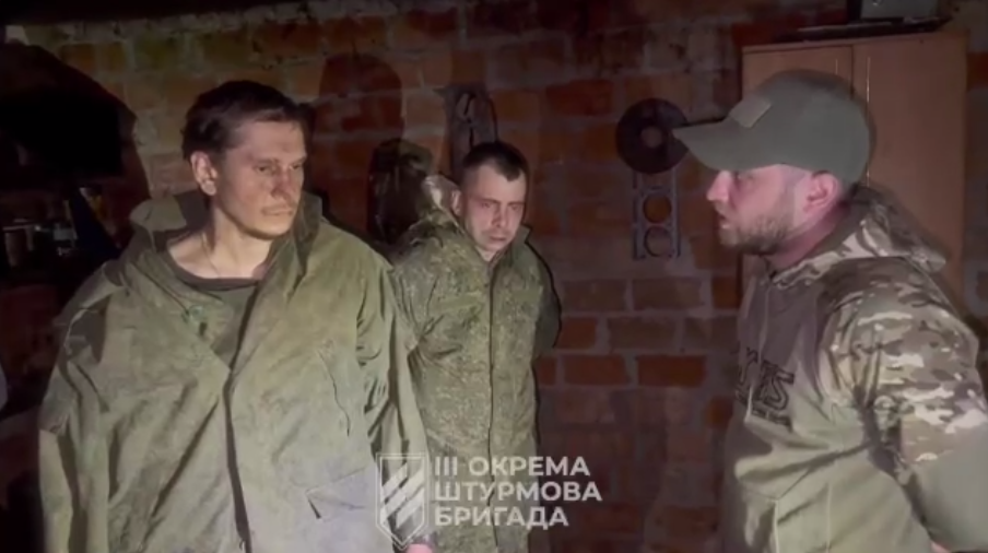 В Луганской области бойцы 3-й ОШБр захватили в плен замкомандира роты и старшего сержанта 752-го полка РФ. Видео